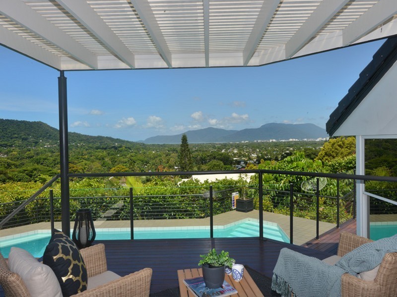 14 Panoramic Place, Whitfield QLD 4870