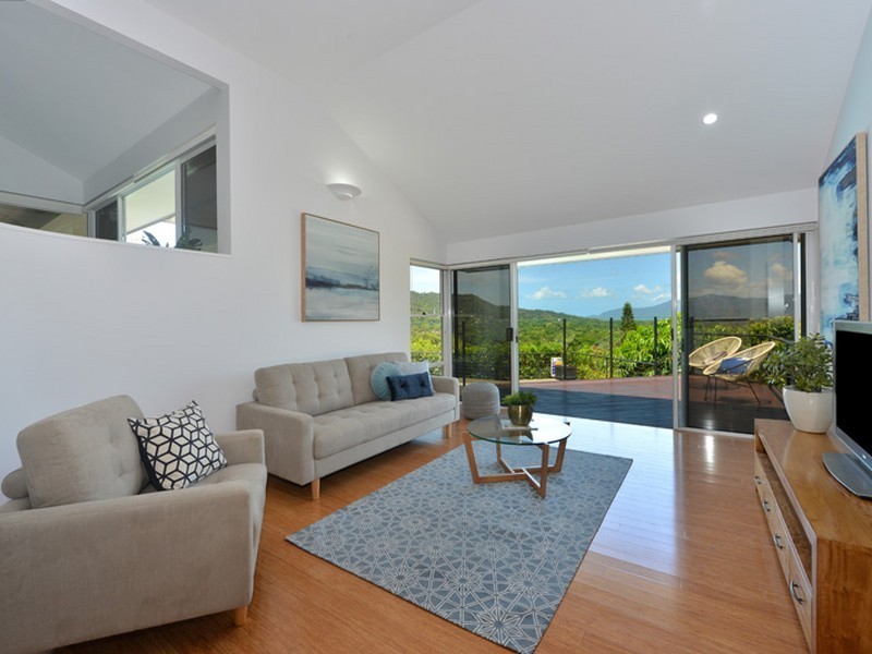 14 Panoramic Place, Whitfield QLD 4870