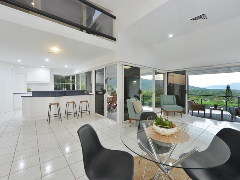 14 Panoramic Place, Whitfield QLD 4870
