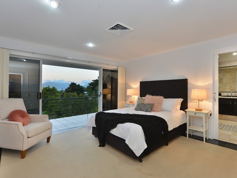 14 Panoramic Place, Whitfield QLD 4870