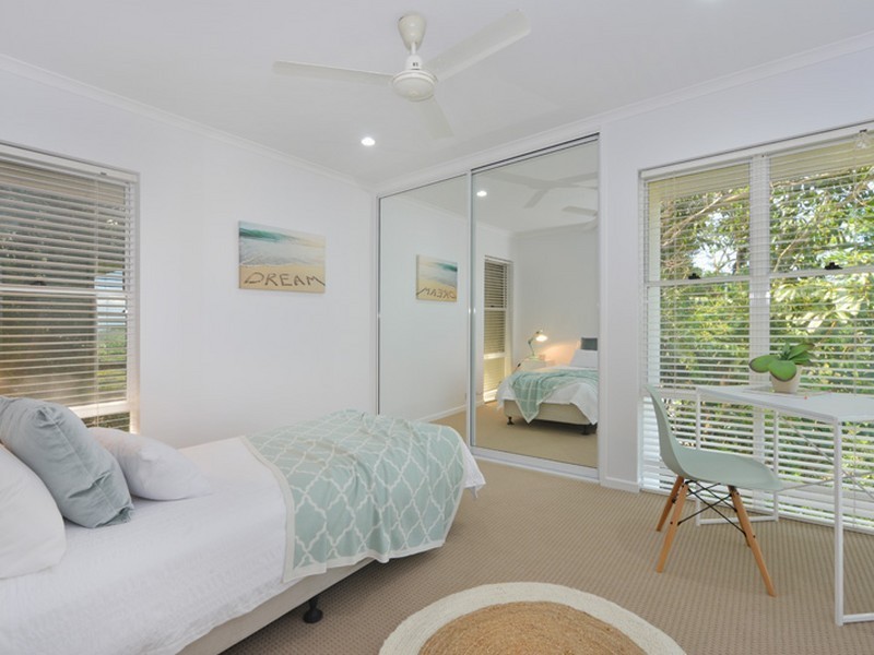 14 Panoramic Place, Whitfield QLD 4870