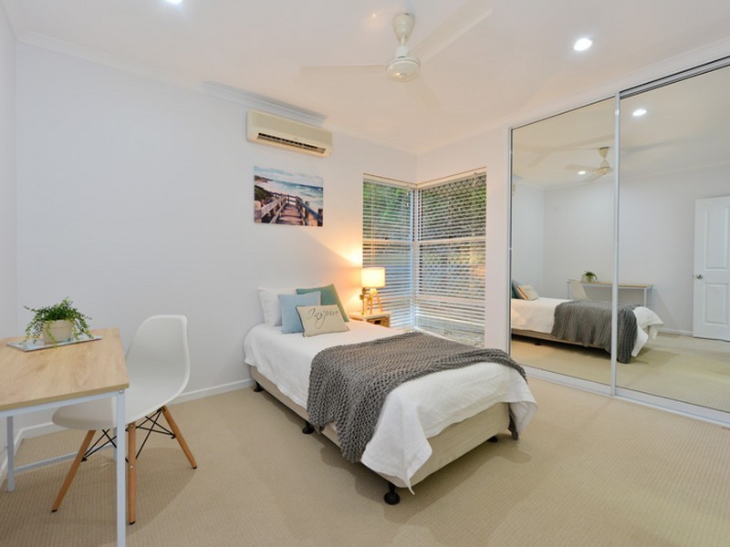 14 Panoramic Place, Whitfield QLD 4870