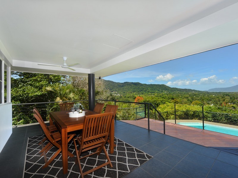 14 Panoramic Place, Whitfield QLD 4870