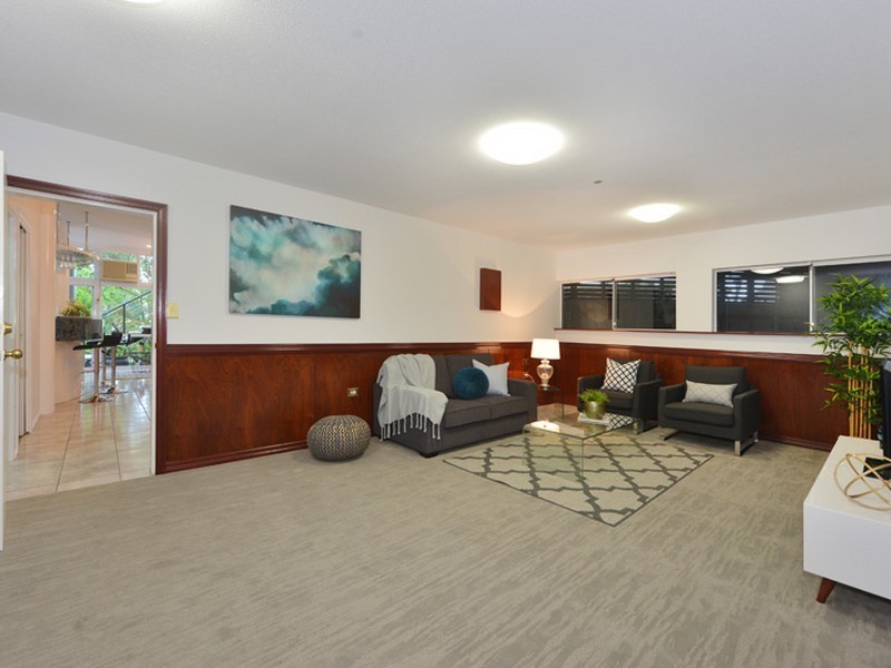 14 Panoramic Place, Whitfield QLD 4870