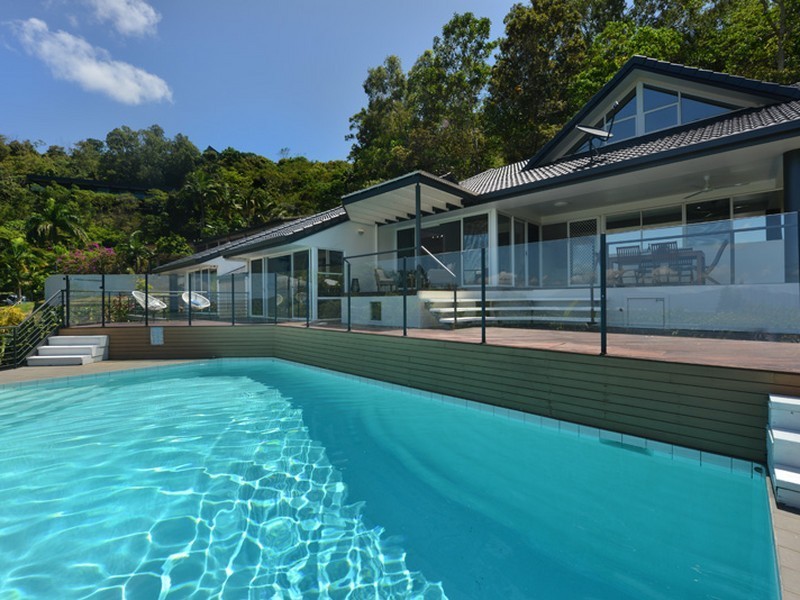 14 Panoramic Place, Whitfield QLD 4870