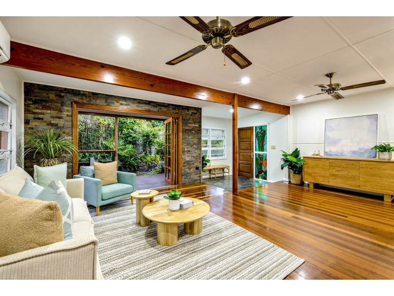 71 Hillview Crescent, Whitfield QLD 4870
