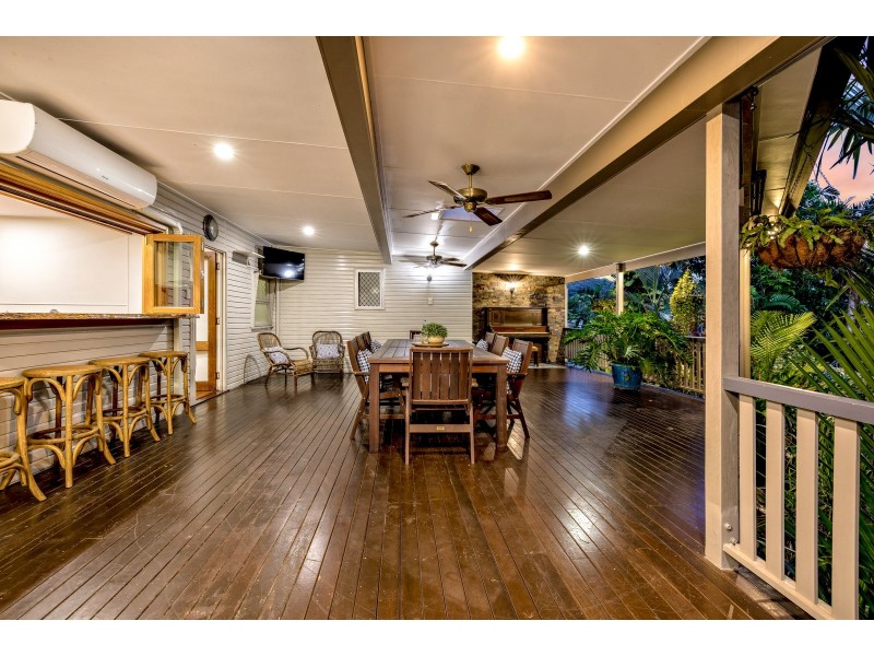 71 Hillview Crescent, Whitfield QLD 4870
