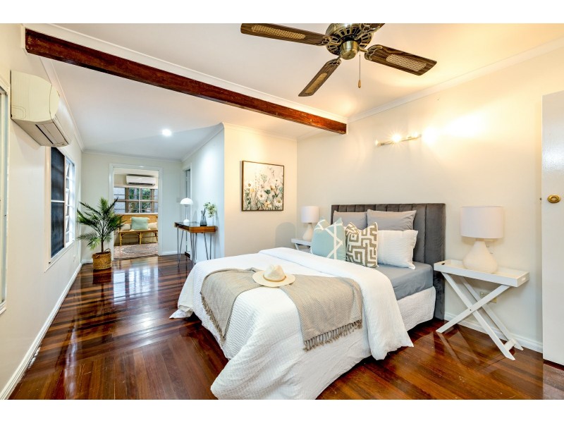 71 Hillview Crescent, Whitfield QLD 4870