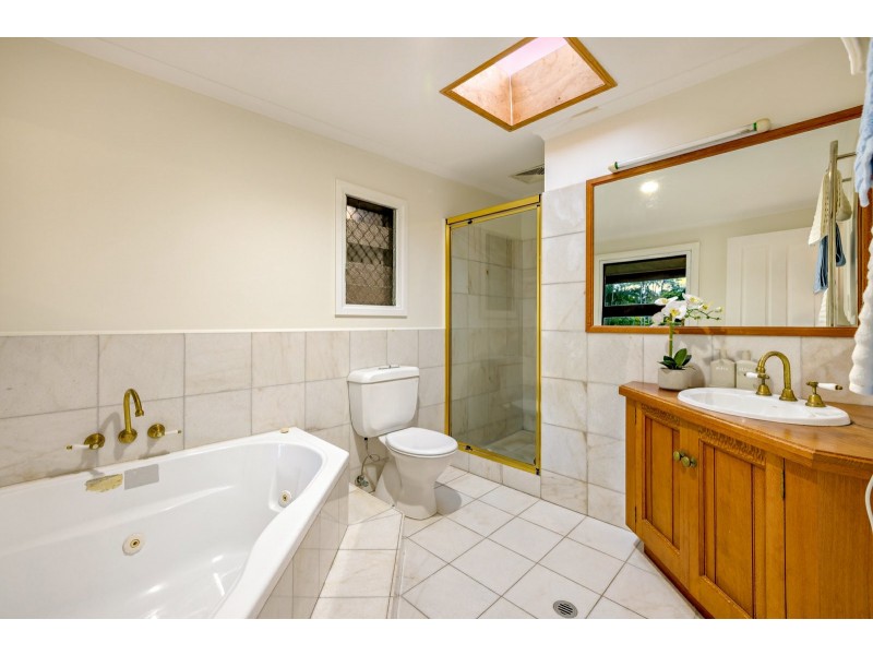 71 Hillview Crescent, Whitfield QLD 4870