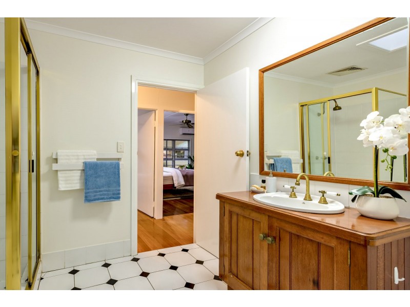 71 Hillview Crescent, Whitfield QLD 4870