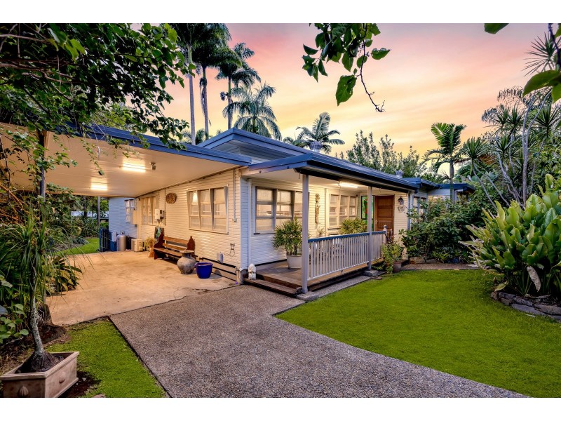 71 Hillview Crescent, Whitfield QLD 4870