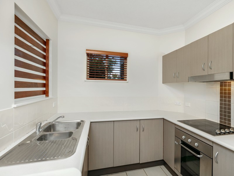 302/22 Ward Street, Mooroobool QLD 4870