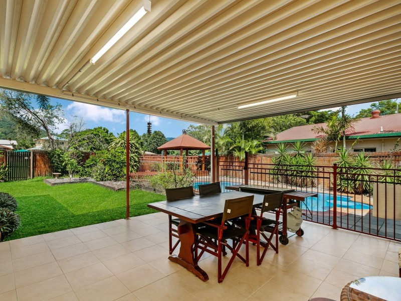 15 Meander Close, Brinsmead QLD 4870