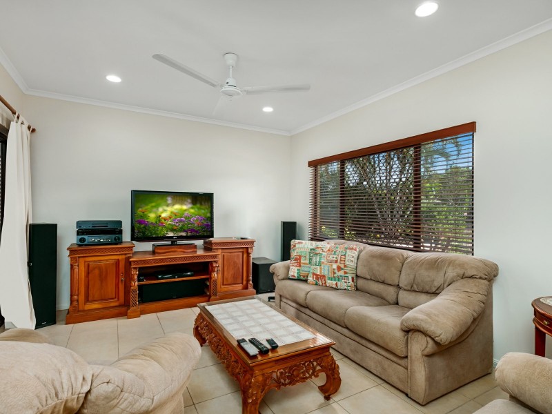 15 Meander Close, Brinsmead QLD 4870