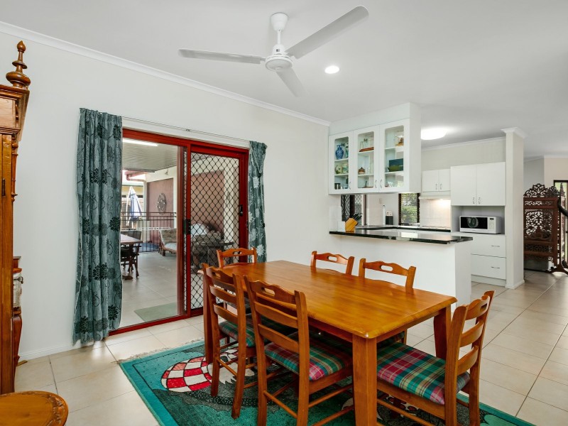15 Meander Close, Brinsmead QLD 4870