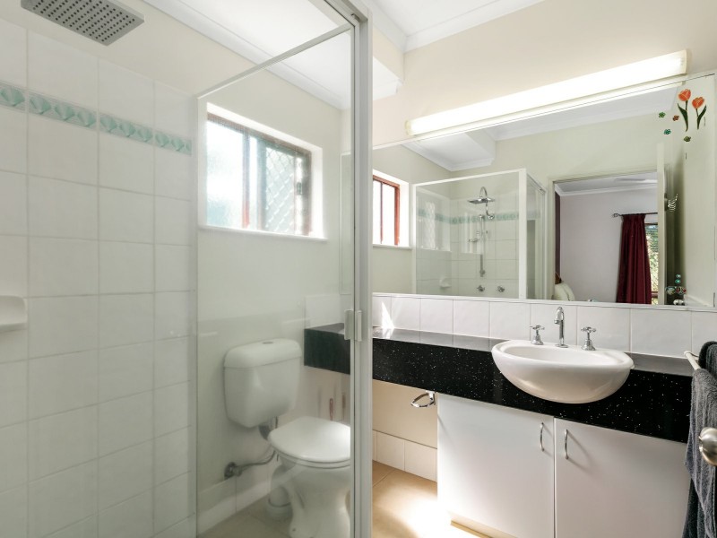 15 Meander Close, Brinsmead QLD 4870