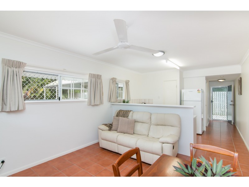 1/12 Le Grande Street, Freshwater QLD 4870