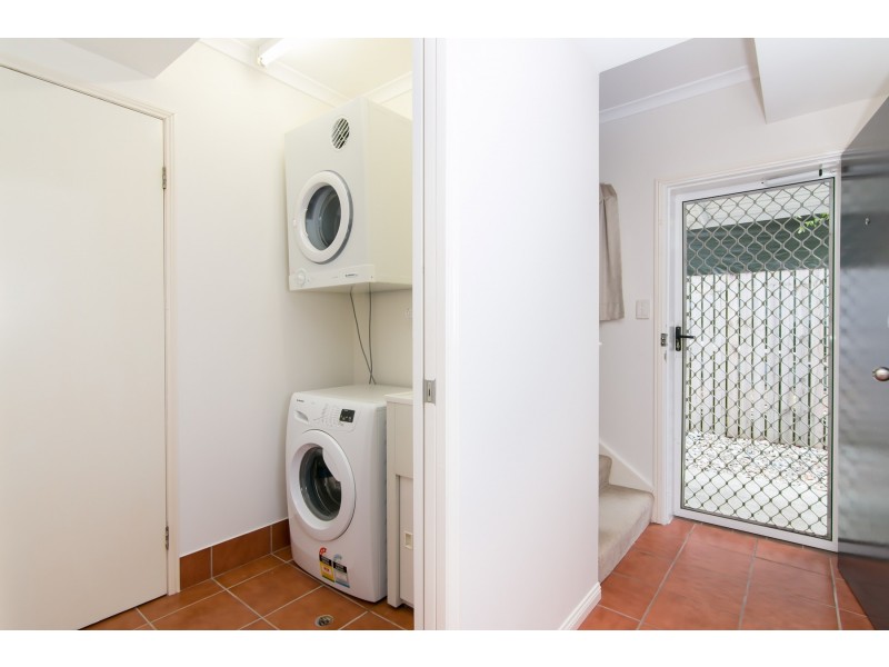 1/12 Le Grande Street, Freshwater QLD 4870