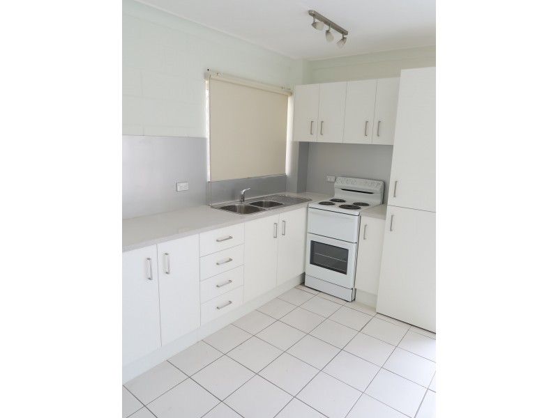 2/20 Jensen Street, Manoora QLD 4870