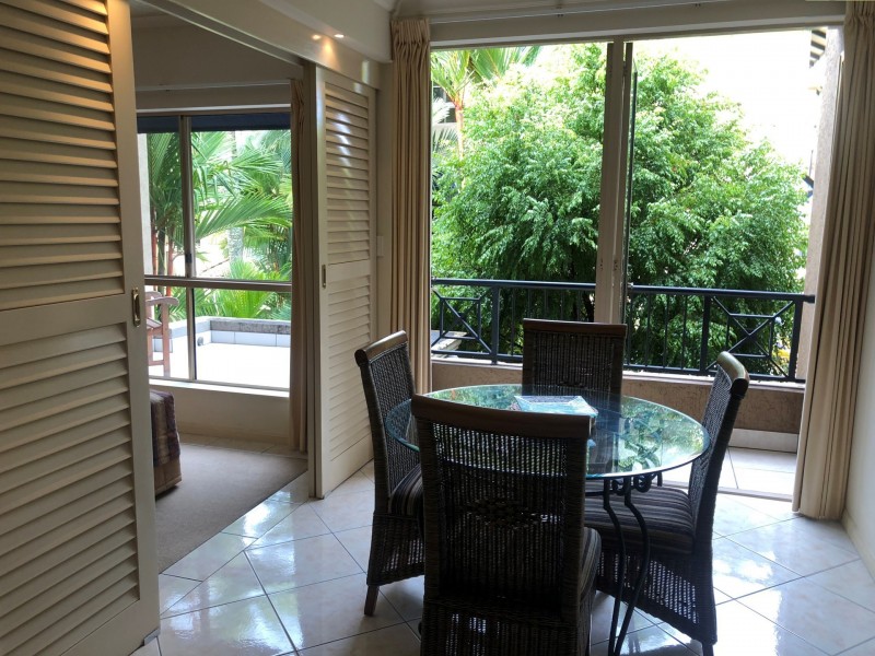 806/2 Greenslopes Street, Cairns North QLD 4870