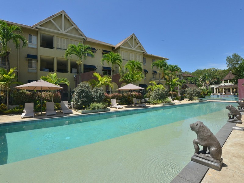 806/2 Greenslopes Street, Cairns North QLD 4870