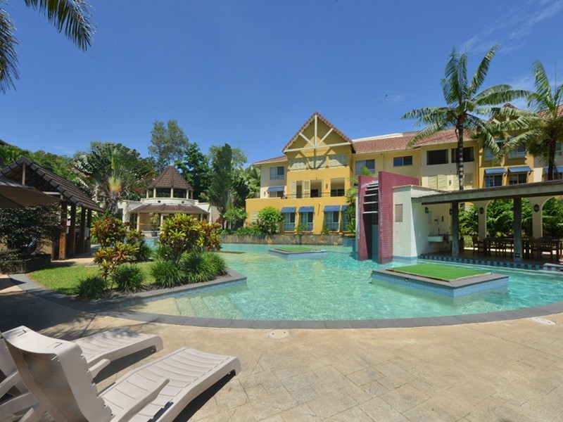 806/2 Greenslopes Street, Cairns North QLD 4870