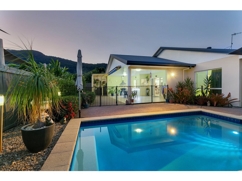 4 Aroona Street, Caravonica QLD 4878