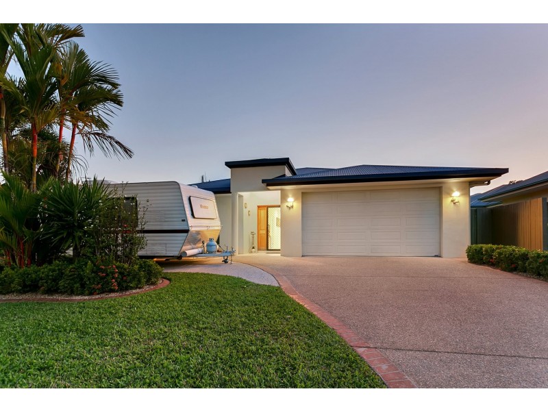 4 Aroona Street, Caravonica QLD 4878