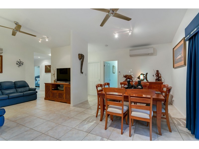 4 Aroona Street, Caravonica QLD 4878