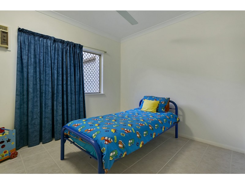 4 Aroona Street, Caravonica QLD 4878