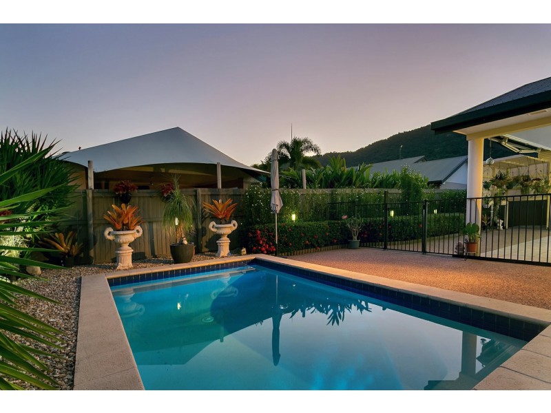 4 Aroona Street, Caravonica QLD 4878