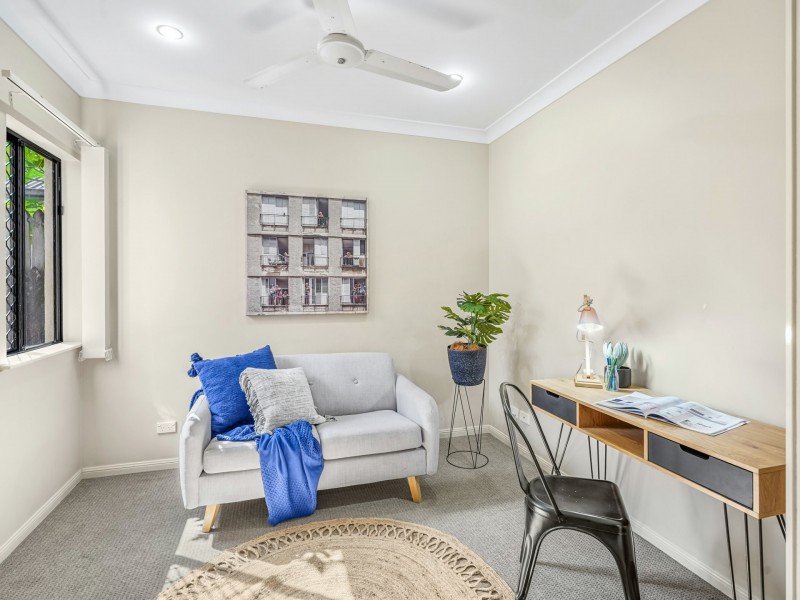 53 Chesterfield Close, Brinsmead QLD 4870