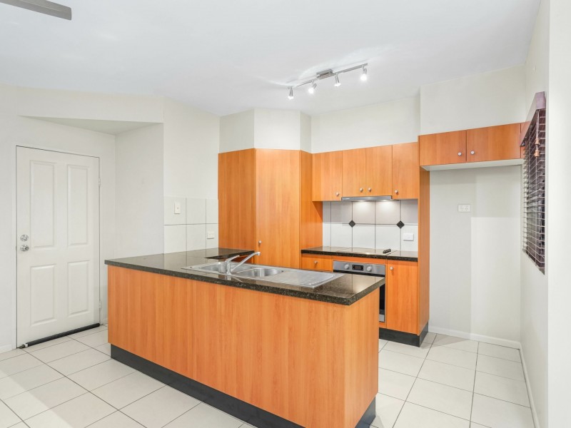 1/279 Lake Street, Cairns North QLD 4870