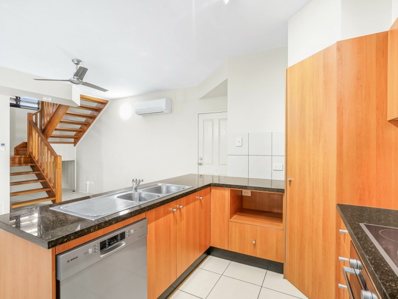 1/279 Lake Street, Cairns North QLD 4870