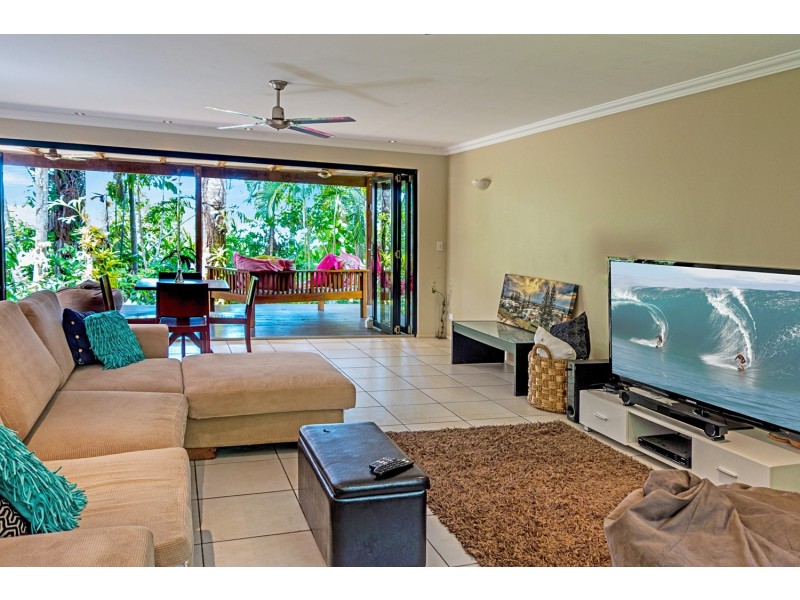 112 Petersen Street, Freshwater QLD 4870