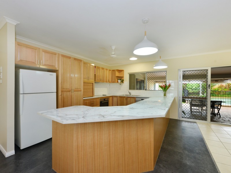 5 York Street, Whitfield QLD 4870