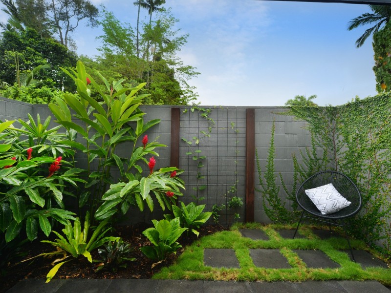 5 York Street, Whitfield QLD 4870