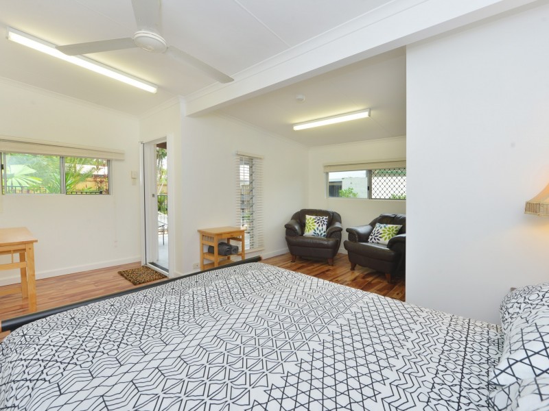 5 York Street, Whitfield QLD 4870