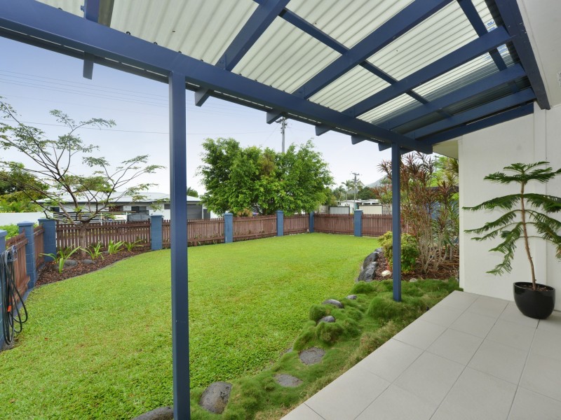 5 York Street, Whitfield QLD 4870