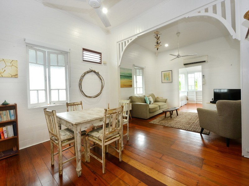 257 Mcleod Street, Cairns North QLD 4870