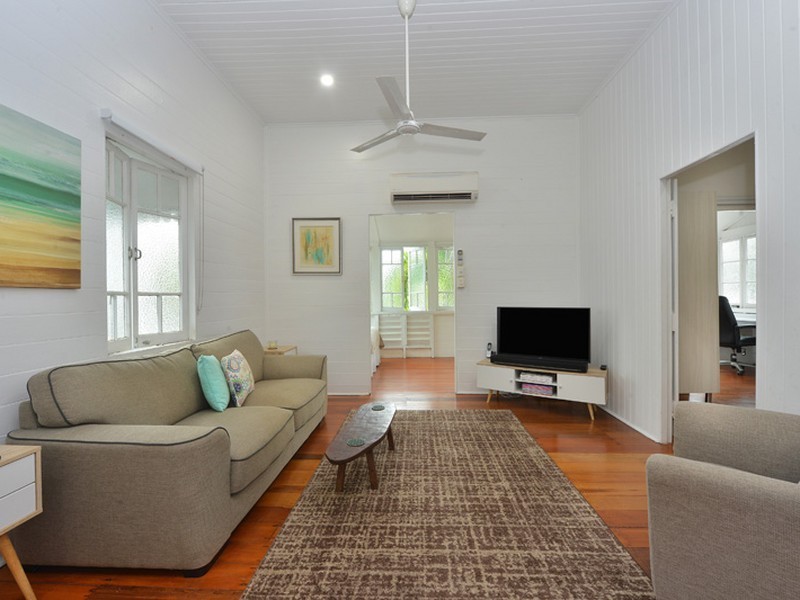 257 Mcleod Street, Cairns North QLD 4870