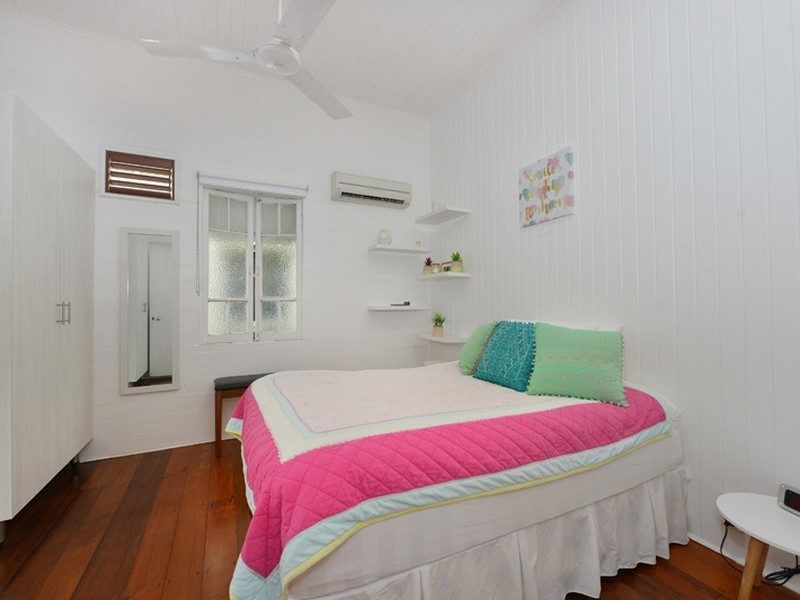 257 Mcleod Street, Cairns North QLD 4870
