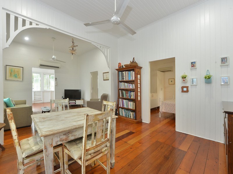 257 Mcleod Street, Cairns North QLD 4870