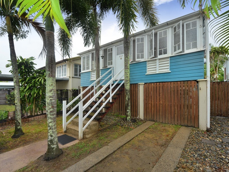 257 Mcleod Street, Cairns North QLD 4870