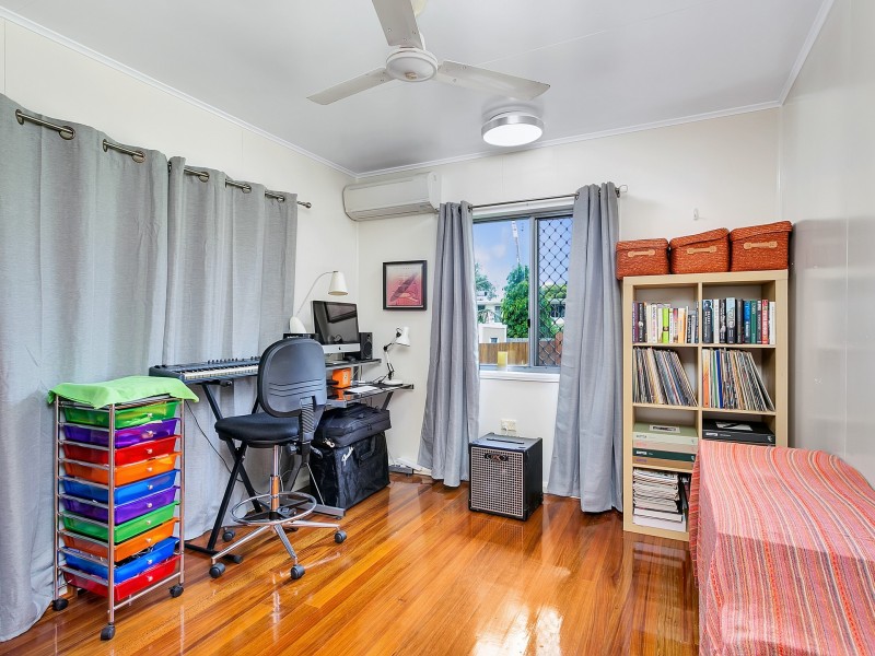 17 Oxley Street, Edge Hill QLD 4870