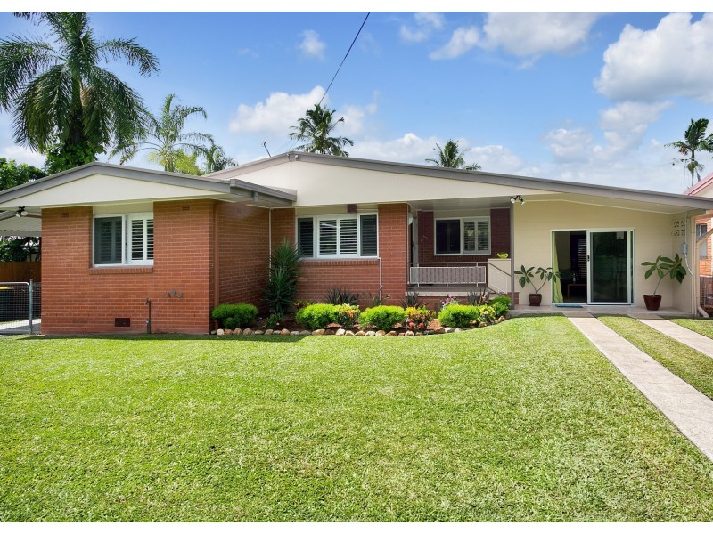 17 Oxley Street, Edge Hill QLD 4870