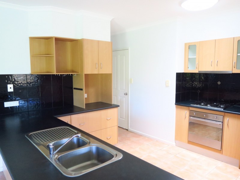 17 St Albans Close, Brinsmead QLD 4870