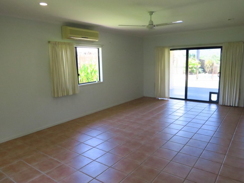 17 St Albans Close, Brinsmead QLD 4870