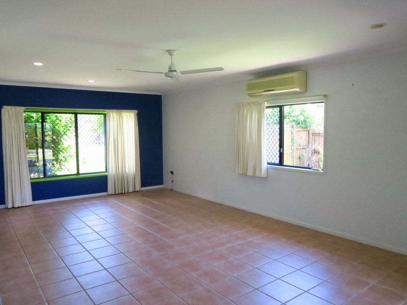 17 St Albans Close, Brinsmead QLD 4870