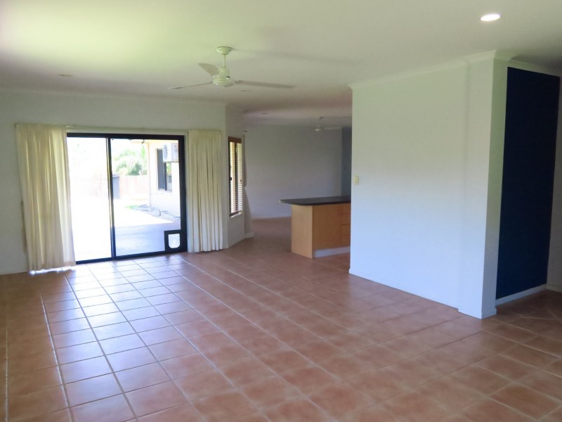 17 St Albans Close, Brinsmead QLD 4870